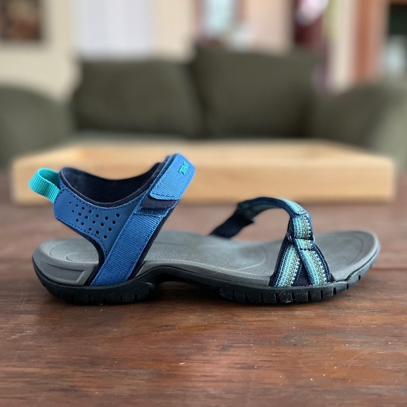 Teva Shoes - Teva Verra like new sz 7 blue